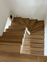 BUKOMA vinylové schody bez nosu Podlaha zákazníka